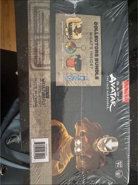 Nickelodeon Avatar: The Last Airbender Collectors Bundle - Black
